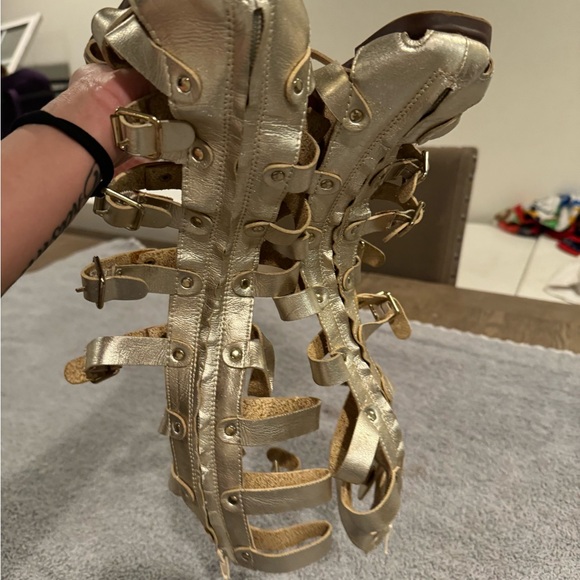 Rampage size 6 - Picture 2 of 3